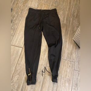 Zyia medium peak joggers